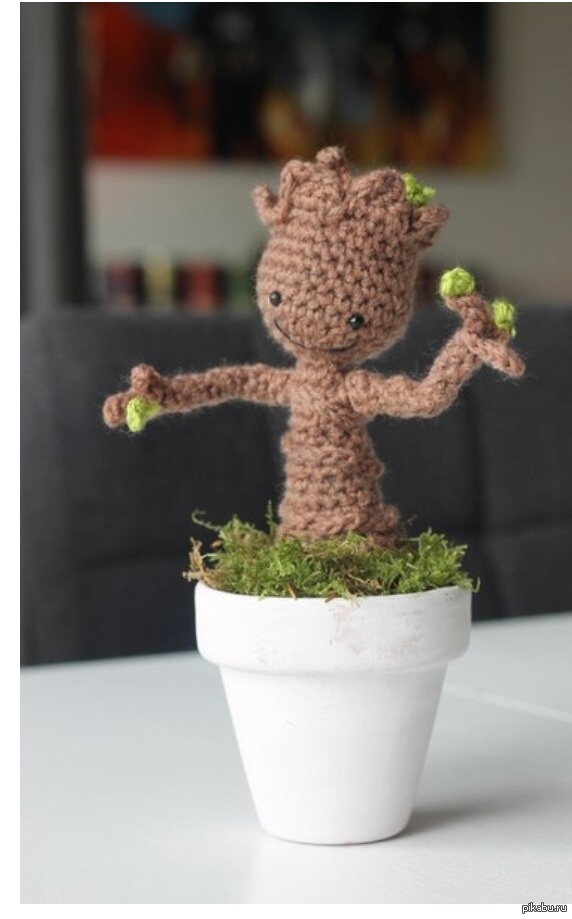 Под какую песню танцует Грут в конце фильма Стражи Галактики?