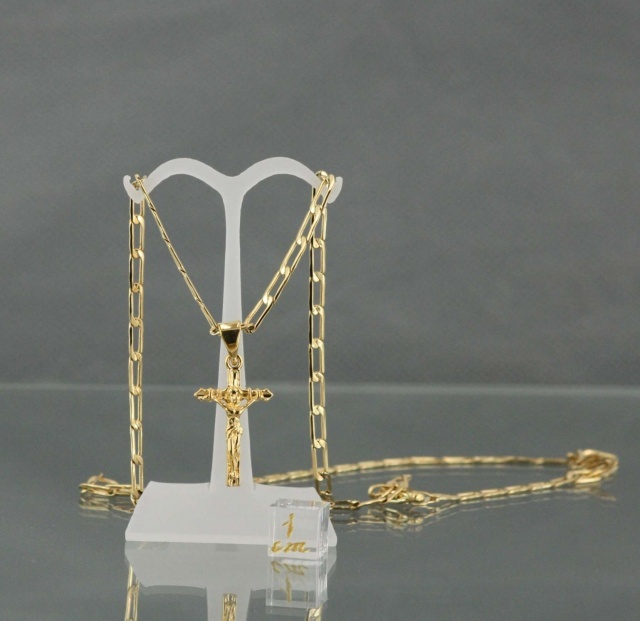 Какой длины должна быть цепочка для крестика?